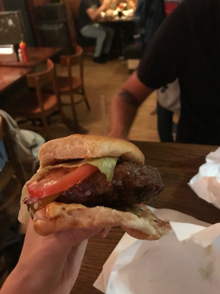 Hamburger bij Burger Joint NY